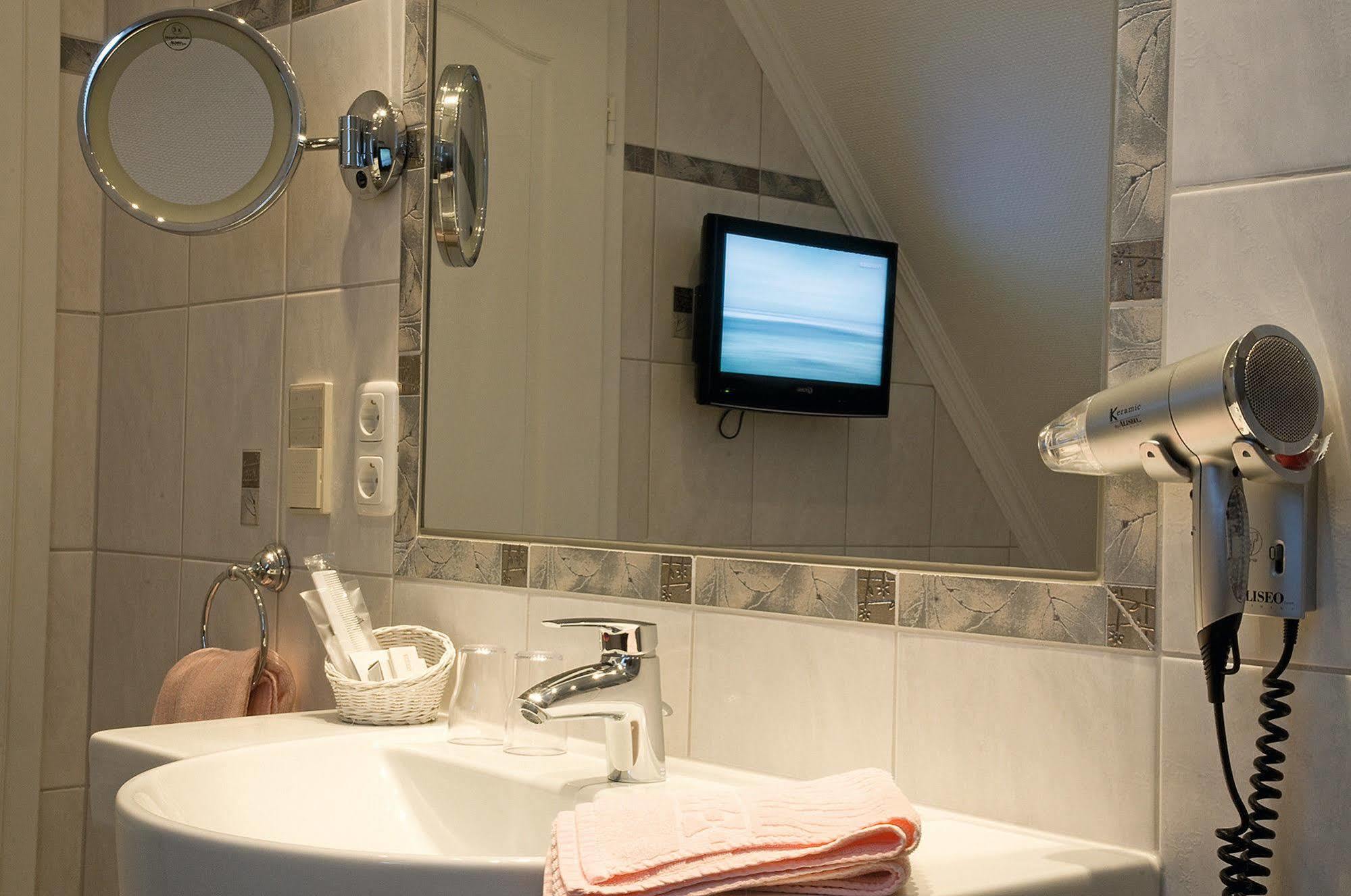 Hotel Acht Linden Эгесторф Экстерьер фото